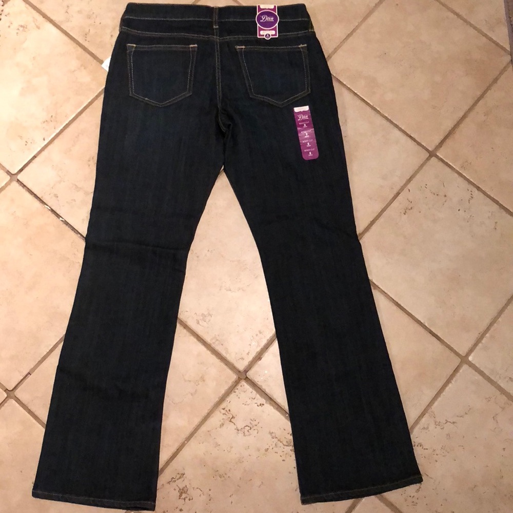 Jeans - Picture 2 of 3